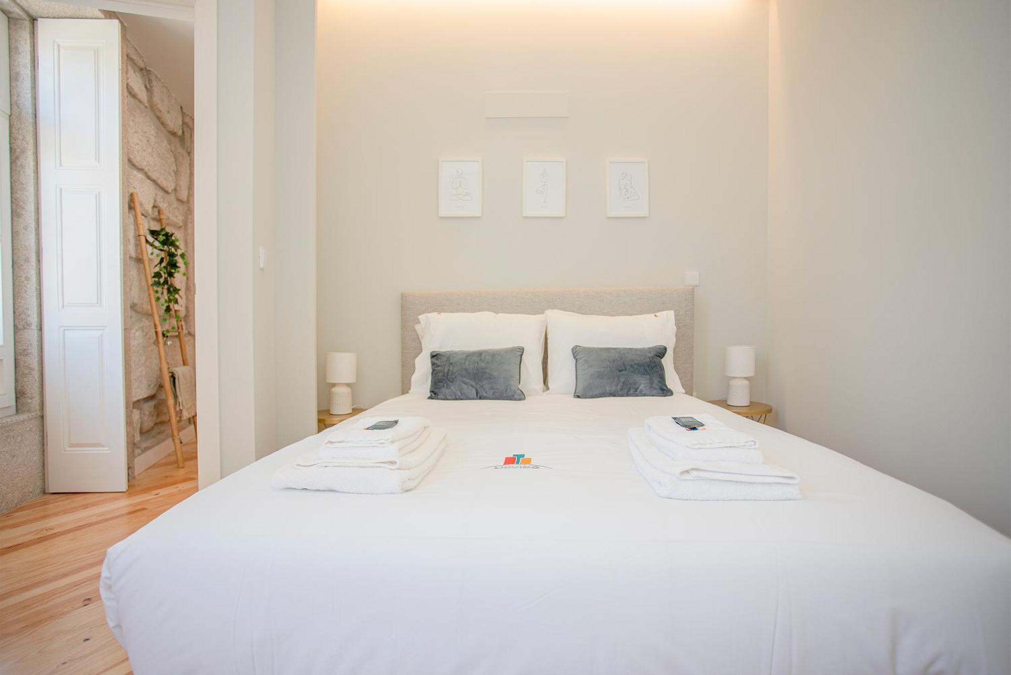 Liiiving In Porto - Aliados Stone Apartment Extérieur photo