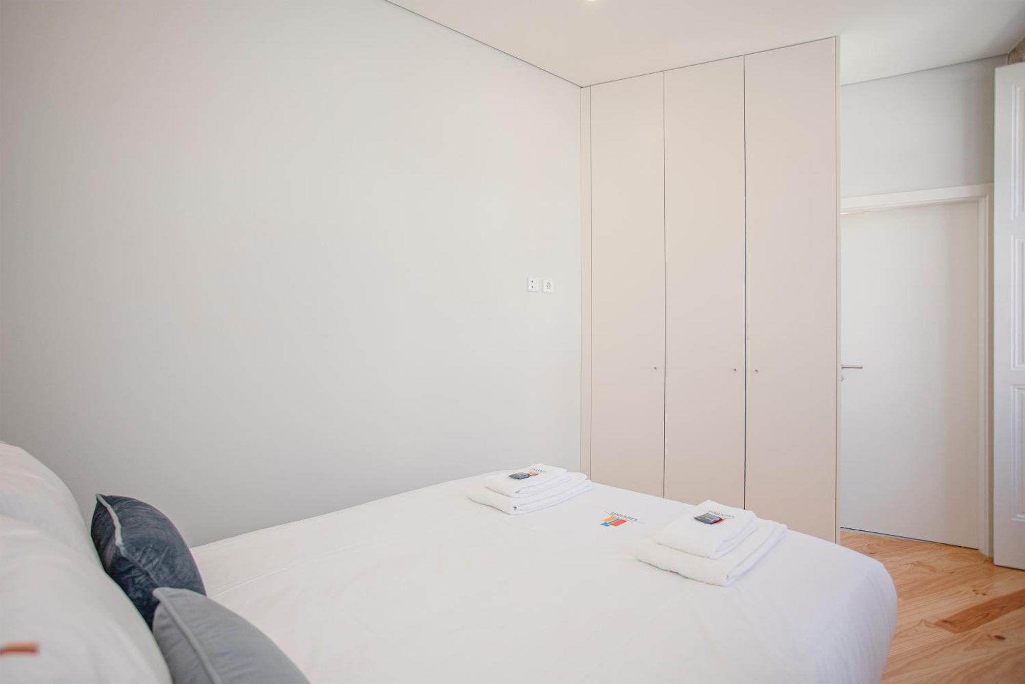 Liiiving In Porto - Aliados Stone Apartment Extérieur photo